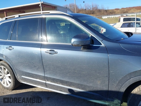 2019 Volvo XC90 Momentum with VIN YV4A22PK6K1495557, listed as a IAAI auction lot 41053269 with 58,828 mi miles. Bid and sale history available at carsss.com. Image 13.
