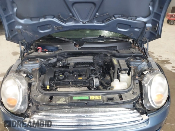 2009 MINI Hardtop with VIN WMWMF33569TU73595, listed as a IAAI auction lot 42229008 with 131,793 mi miles and . Bid and sale history available at DreamBid. Image 10.