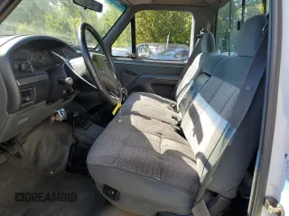 1993 Ford F-250 with VIN 2FTHF26M3PCB23740, listed as a Copart auction lot 68377914 with 279,650 mi miles and Salvage Title. Bid and sale history available at carsss.com. Image 7.