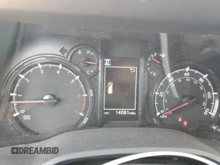 2024 Toyota 4Runner SR5 z VIN JTEEU5JR2R5308853, wystawiony jako Copart lot #50950585 z przebiegiem 14 081 mil mil oraz Czysty tytuł • Clean title. Historia ofert i sprzedaży dostępna na DreamBid. Obrazek 9.