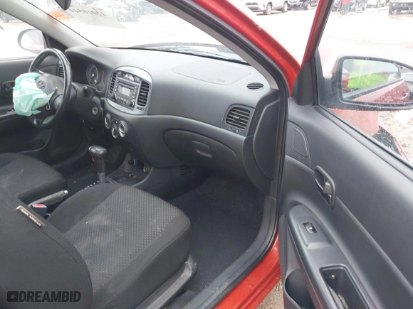 2008 Hyundai Accent SE with VIN KMHCN36C58U070319, listed as a IAAI auction lot 42010544 with 118,487 mi miles. Bid and sale history available at carsss.com. Image 5.