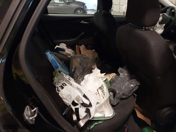 2016 Ford Focus SE with VIN 1FADP3F25GL233331, listed as a IAAI auction lot 41367787 with 110,311 mi miles. Bid and sale history available at carsss.com. Image 8.