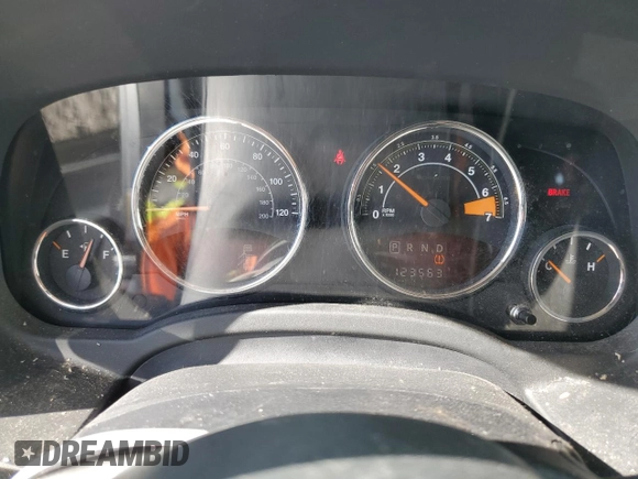 2014 Jeep Patriot Limited z VIN 1C4NJRCB3ED528619, wystawiony jako Copart lot #49765885 z przebiegiem 123 563 mil mil oraz Czysty tytuł • Clean title. Historia ofert i sprzedaży dostępna na DreamBid. Obrazek 9.