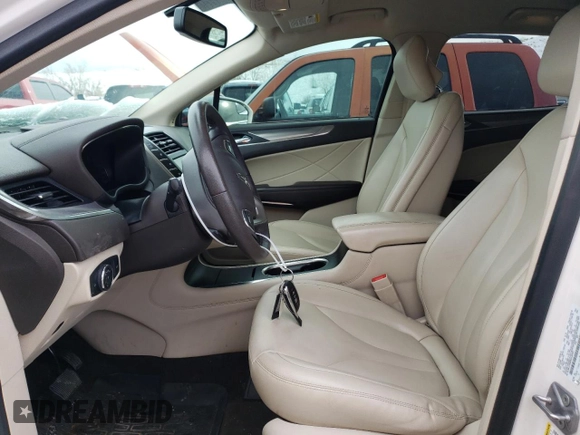 2019 Lincoln MKC Standard with VIN 5LMCJ1D9XKUL26787, listed as a Copart auction lot 40276364 with 81,052 mi miles and . Bid and sale history available at DreamBid. Image 7.