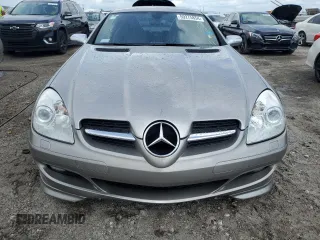 2005 Mercedes-Benz SLK 230/320 z VIN WDBWK56F95F039444, wystawiony jako Copart lot #59275854 z przebiegiem 100 681 mil mil oraz Szkoda całkowita • Salvage title. Historia ofert i sprzedaży dostępna na DreamBid. Obrazek 5.