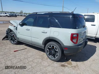 2021 Ford Bronco Sport Outer Banks z VIN 3FMCR9C63MRA26861, wystawiony jako IAAI lot #42204890 z przebiegiem 88 256 mil mil oraz . Historia ofert i sprzedaży dostępna na DreamBid. Obrazek 3.