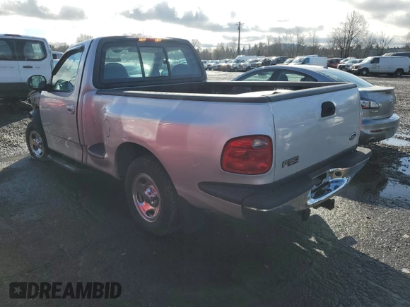 2003 Ford F-150 XL z VIN 1FTRF07W33KC45125, wystawiony jako Copart lot #48706835 z przebiegiem 86 641 mil mil oraz Szkoda całkowita • Salvage title. Historia ofert i sprzedaży dostępna na DreamBid. Obrazek 2.