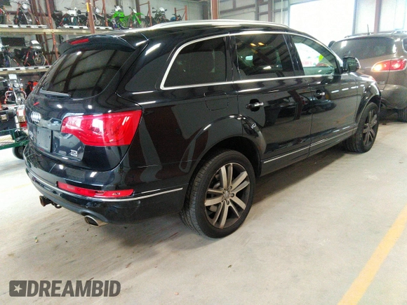 2014 Audi Q7 Premium Plus z VIN WA1LMAFE3ED013667, wystawiony jako IAAI lot #40940362 z przebiegiem 111 599 mil mil oraz . Historia ofert i sprzedaży dostępna na DreamBid. Obrazek 4.