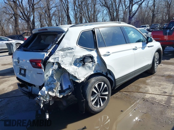 2022 Volkswagen Tiguan S with VIN 3VV0B7AX5NM042667, listed as a IAAI auction lot 41523101 with 41,724 mi miles and . Bid and sale history available at DreamBid. Image 4.