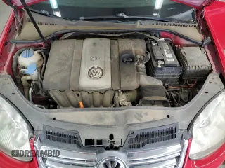 2008 Volkswagen Jetta SE z VIN 3VWRM71K58M033487, wystawiony jako Copart lot #57021855 z przebiegiem 187 167 mil mil oraz Czysty tytuł • Clean title. Historia ofert i sprzedaży dostępna na DreamBid. Obrazek 11.