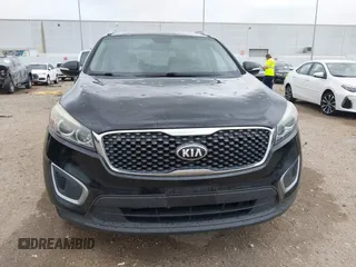 2018 Kia Sorento LX with VIN 5XYPG4A30JG384884, listed as a IAAI auction lot 41931992 with 140,919 mi miles. Bid and sale history available at carsss.com. Image 12.