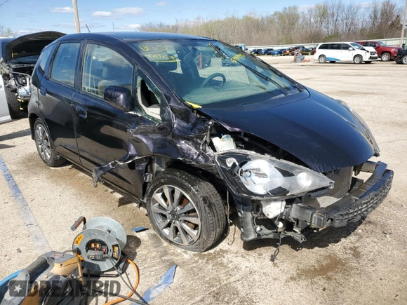 2013 Honda Fit Sport z VIN JHMGE8H68DC053863, wystawiony jako Copart lot #52140945 z przebiegiem Nie podano mil oraz Szkoda całkowita • Salvage title. Historia ofert i sprzedaży dostępna na DreamBid. Obrazek 4.