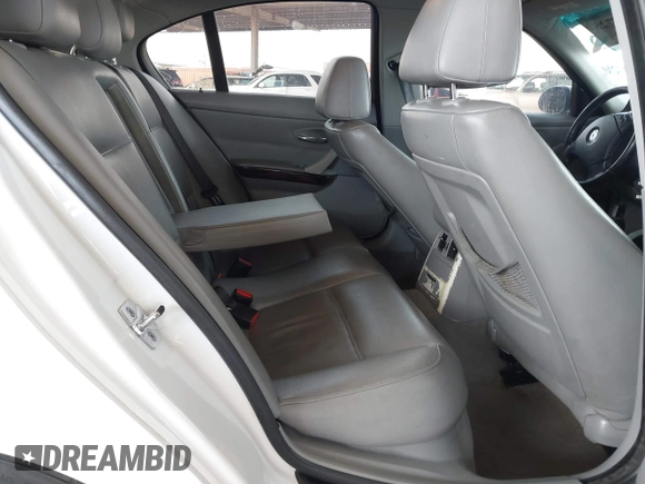 2008 BMW 3 Series 328i with VIN WBAVC535X8FZ82806, listed as a IAAI auction lot 41897725 with 146,852 mi miles. Bid and sale history available at carsss.com. Image 8.