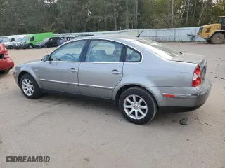2004 Volkswagen Passat Sedan GLS with VIN WVWPD63B24E035926, listed as a Copart auction lot 74698874 with 189,392 mi miles and Salvage Title. Bid and sale history available at carsss.com. Image 2.