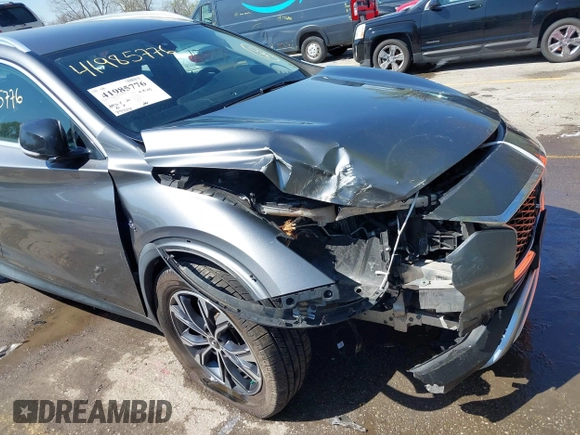 2017 Infiniti QX30 Luxury with VIN SJKCH5CR9HA034311, listed as a IAAI auction lot 41985776 with 79,734 mi miles. Bid and sale history available at carsss.com. Image 6.