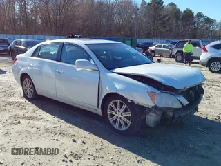 2008 Toyota Avalon XL z VIN 4T1BK36B68U291133, wystawiony jako IAAI lot #41604760 z przebiegiem 242 850 mil mil oraz . Historia ofert i sprzedaży dostępna na DreamBid. Obrazek 1.