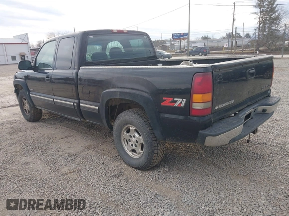 2000 Chevrolet Silverado 1500 LS with VIN 1GCEK19T4YZ243353, listed as a IAAI auction lot 41469904 with 251,712 mi miles. Bid and sale history available at carsss.com. Image 3.