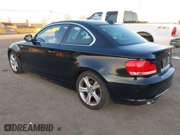 2013 BMW 1 Series 128i с VIN WBAUP9C53DVS95917, выставлен на аукционе IAAI как лот 41398338 с пробегом 52 160 миль миль и . История ставок и продаж доступна на DreamBid. Изображение 3.