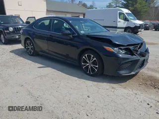 2019 Toyota Camry LE z VIN 4T1B11HK5KU811768, wystawiony jako IAAI lot #42050504 z przebiegiem 142 154 mil mil oraz . Historia ofert i sprzedaży dostępna na DreamBid. Obrazek 1.