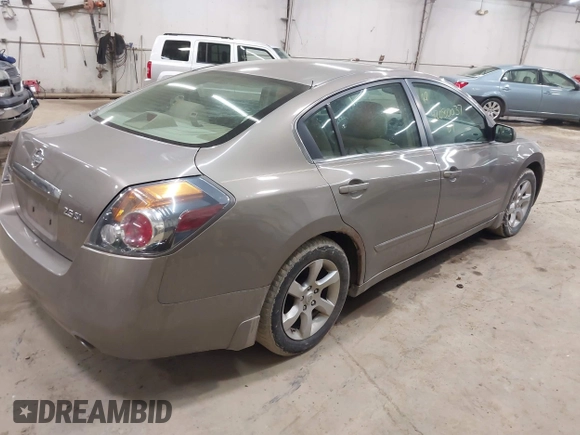 2007 Nissan Altima 2.5 with VIN 1N4AL21E17N496950, listed as a IAAI auction lot 42080037 with 0 mi miles. Bid and sale history available at carsss.com. Image 4.