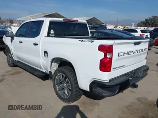 2023 Chevrolet Silverado 1500 LT with VIN 2GCUDDED0P1115091, listed as a IAAI auction lot 41615543 with 30,830 mi miles. Bid and sale history available at carsss.com. Image 3.