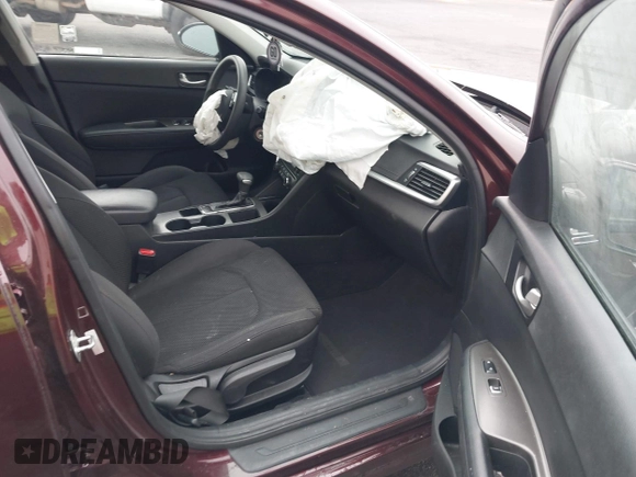 2019 Kia Optima LX z VIN 5XXGT4L38KG337200, wystawiony jako IAAI lot #41807462 z przebiegiem 126 429 mil mil oraz . Historia ofert i sprzedaży dostępna na DreamBid. Obrazek 5.