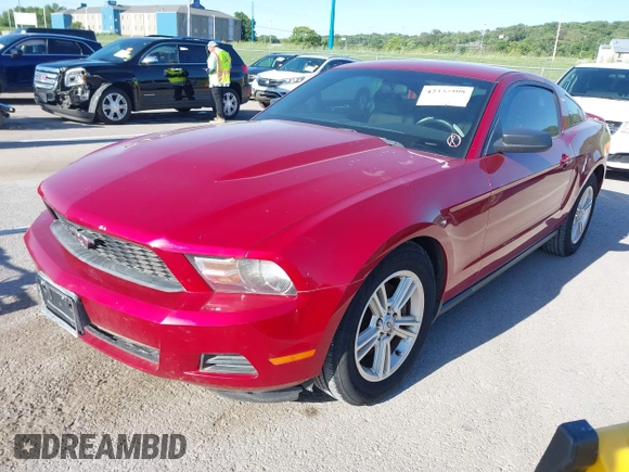 2011 Ford Mustang V6 with VIN 1ZVBP8AMXB5165352, listed as a IAAI auction lot 42333408 with 138,063 mi miles and . Bid and sale history available at DreamBid. Image 2.