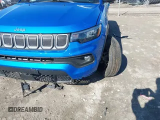 2022 Jeep Compass Latitude Lux with VIN 3C4NJDFBXNT129487, listed as a IAAI auction lot 42127106 with 18,360 mi miles and . Bid and sale history available at DreamBid. Image 6.