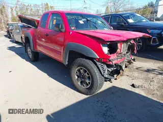 2008 Toyota Tacoma with VIN 5TEUU42N38Z556627, listed as a IAAI auction lot 41649284 with Not Provided miles and . Bid and sale history available at carsss.com. Image 1.