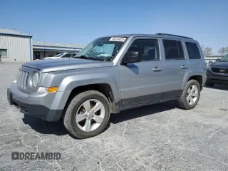 2016 Jeep Patriot Latitude z VIN 1C4NJPFA9GD648001, wystawiony jako Copart lot #50245055 z przebiegiem 161 702 mil mil oraz Czysty tytuł • Clean title. Historia ofert i sprzedaży dostępna na DreamBid. Obrazek 1.