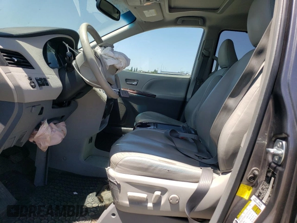 2012 Toyota Sienna XLE AAS z VIN 5TDYK3DC5CS209528, wystawiony jako Copart lot #60453395 z przebiegiem 166 320 mil mil oraz Szkoda całkowita • Salvage title. Historia ofert i sprzedaży dostępna na DreamBid. Obrazek 7.