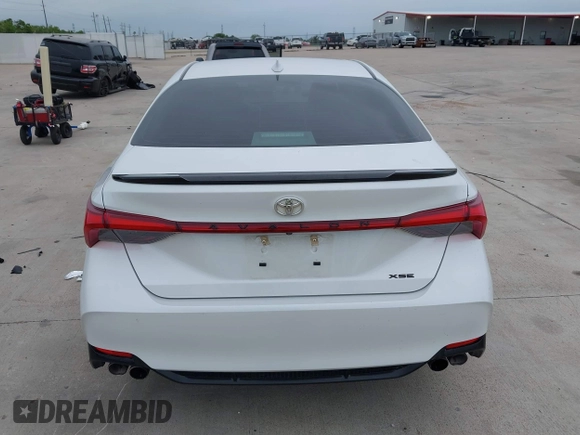 2019 Toyota Avalon XLE with VIN 4T1BZ1FB4KU032065, listed as a IAAI auction lot 42203393 with 109,649 mi miles. Bid and sale history available at carsss.com. Image 16.