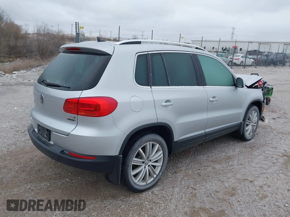2016 Volkswagen Tiguan SEL z VIN WVGBV7AX3GW594729, wystawiony jako IAAI lot #41233805 z przebiegiem 92 997 mil mil oraz . Historia ofert i sprzedaży dostępna na DreamBid. Obrazek 4.