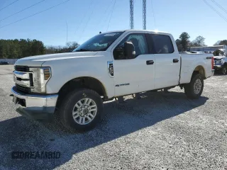 2019 Ford Super Duty F-250 SRW XL with VIN 1FT7W2BT5KEF53359, listed as a Copart auction lot 45205305 with 201,461 mi miles and Salvage Title. Bid and sale history available at carsss.com. Image 1.