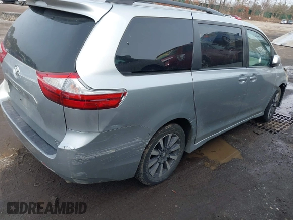 2019 Toyota Sienna LE with VIN 5TDJZ3DC3KS226551, listed as a IAAI auction lot 41495662 with 31,764 mi miles. Bid and sale history available at carsss.com. Image 4.