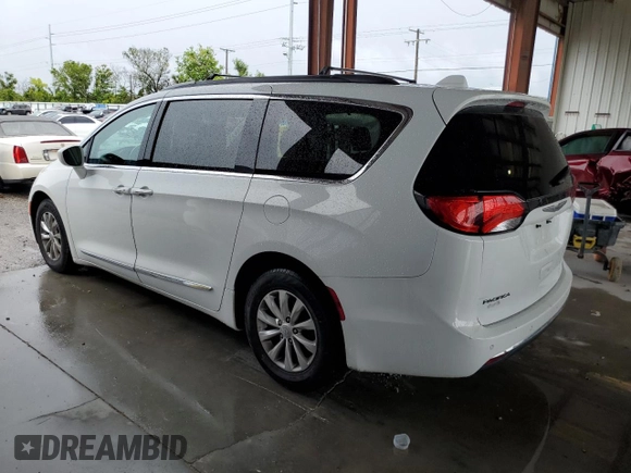 2017 Chrysler Pacifica Touring L z VIN 2C4RC1BG0HR642766, wystawiony jako Copart lot #56853675 z przebiegiem 142 174 mil mil oraz Czysty tytuł • Clean title. Historia ofert i sprzedaży dostępna na DreamBid. Obrazek 2.