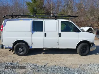 2007 GMC Savana Cargo with VIN 1GTGG25V771121736, listed as a IAAI auction lot 41805051 with 256,805 mi miles. Bid and sale history available at carsss.com. Image 13.