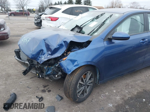 2024 Kia Forte LXS z VIN 3KPF24AD9RE822457, wystawiony jako IAAI lot #41235294 z przebiegiem 5 612 mil mil oraz . Historia ofert i sprzedaży dostępna na DreamBid. Obrazek 6.