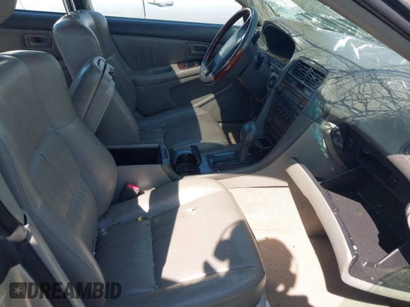 2001 Lexus ES with VIN JT8BF28G615110087, listed as a IAAI auction lot 41853786 with 152,048 mi miles. Bid and sale history available at carsss.com. Image 5.