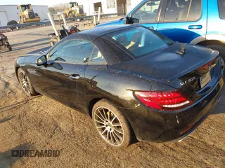 2019 Mercedes-Benz SLC 300 z VIN WDDPK3JA1KF160119, wystawiony jako IAAI lot #41744155 z przebiegiem Nie podano mil oraz . Historia ofert i sprzedaży dostępna na DreamBid. Obrazek 3.