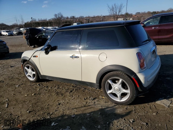 2004 MINI Hardtop with VIN WMWRC334X4TJ54215, listed as a Copart auction lot 46860695 with Not Provided miles and Salvage Title. Bid and sale history available at DreamBid. Image 2.