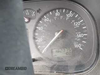 2005 Volkswagen Golf GLS z VIN 9BWGR61J454001608, wystawiony jako IAAI lot #42006934 z przebiegiem 182 075 mil mil oraz . Historia ofert i sprzedaży dostępna na DreamBid. Obrazek 7.
