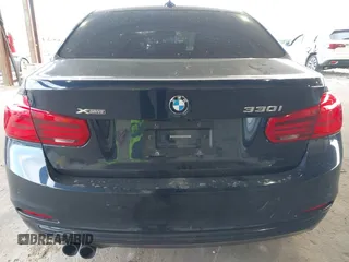 2017 BMW 3 Series 330i xDrive with VIN WBA8D9G51HNU60678, listed as a IAAI auction lot 41262500 with 87,900 mi miles. Bid and sale history available at carsss.com. Image 16.