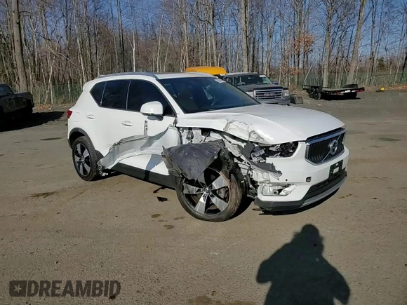 2020 Volvo XC40 Momentum with VIN YV4162UK8L2177380, listed as a Copart auction lot 49244565 with 45,228 mi miles and Salvage Title. Bid and sale history available at DreamBid. Image 11.