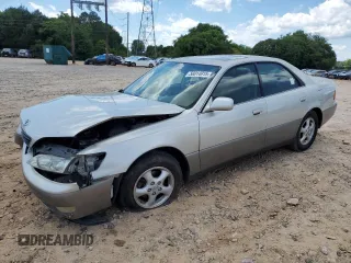 1997 Lexus ES 300 z VIN JT8BF22GXV5005728, wystawiony jako Copart lot #56014915 z przebiegiem 178 182 mil mil oraz Szkoda całkowita • Salvage title. Historia ofert i sprzedaży dostępna na DreamBid. Obrazek 1.