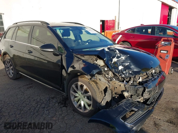 2015 Volkswagen Golf SportWagen TSI SE with VIN 3VWC17AU0FM513448, listed as a IAAI auction lot 41385273 with 158,861 mi miles. Bid and sale history available at carsss.com. Image 6.