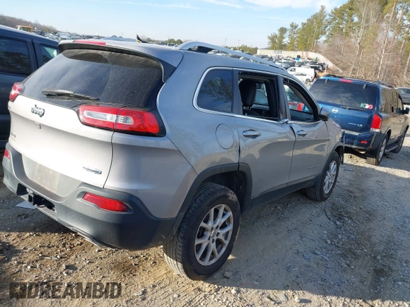 2015 Jeep Cherokee Latitude with VIN 1C4PJMCS8FW570785, listed as a IAAI auction lot 41398481 with 150,400 mi miles and . Bid and sale history available at DreamBid. Image 4.