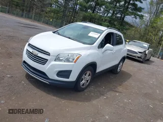 2016 Chevrolet Trax LT z VIN 3GNCJLSB9GL163793, wystawiony jako IAAI lot #42108040 z przebiegiem 263 074 mil mil oraz . Historia ofert i sprzedaży dostępna na DreamBid. Obrazek 2.