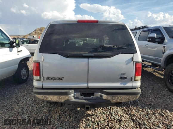 2001 Ford Excursion XLT z VIN 1FMNU40F11ED72890, wystawiony jako Copart lot #68567164 z przebiegiem 331 747 mil mil oraz Szkoda całkowita • Salvage title. Historia ofert i sprzedaży dostępna na DreamBid. Obrazek 6.