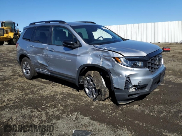 2022 Honda Passport TrailSport z VIN 5FNYF8H61NB026883, wystawiony jako Copart lot #49298085 z przebiegiem 18 600 mil mil oraz Szkoda całkowita • Salvage title. Historia ofert i sprzedaży dostępna na DreamBid. Obrazek 4.
